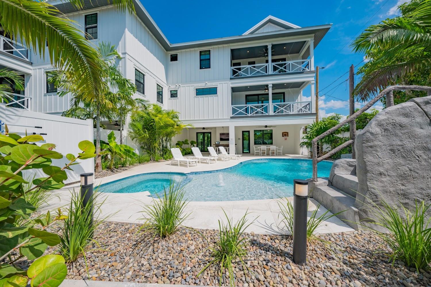 6910 MIDNIGHT PASS RD #B — photo 4