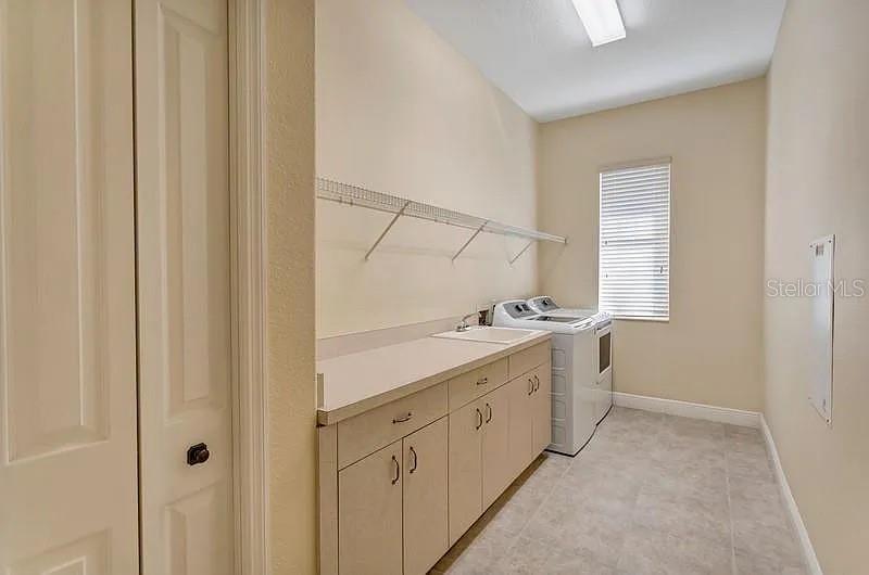 1704 AMBERWYND CIR W — photo 21
