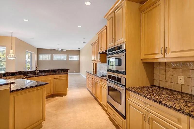 1704 AMBERWYND CIR W — photo 6