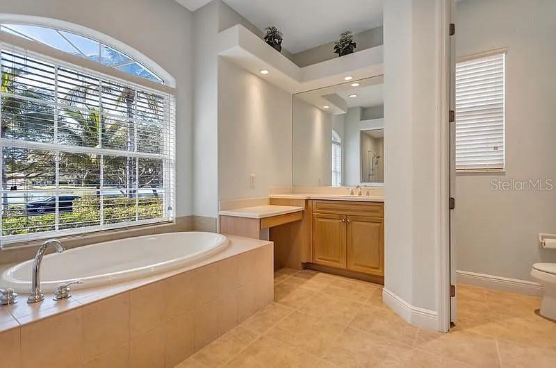 1704 AMBERWYND CIR W — photo 15
