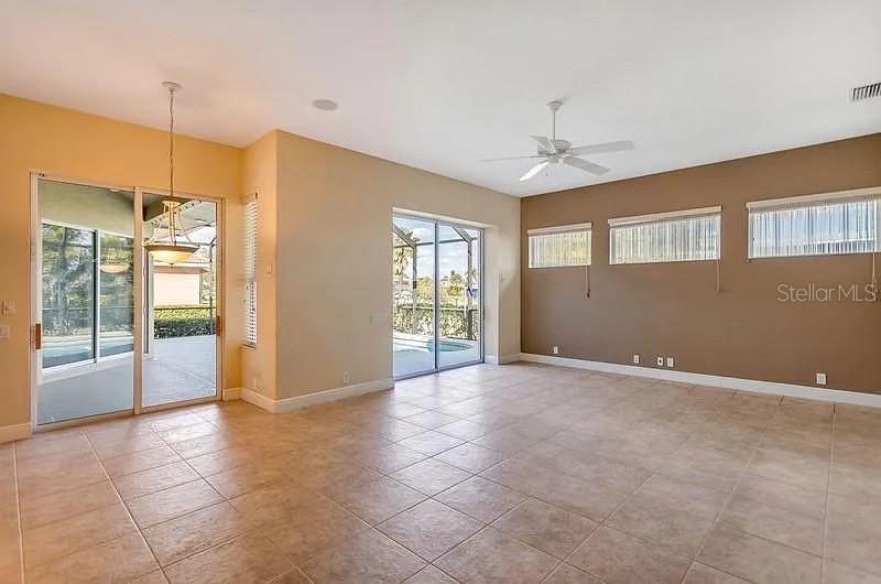 1704 AMBERWYND CIR W — photo 12
