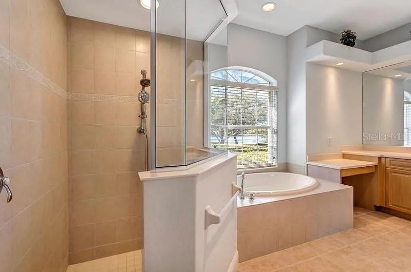 1704 AMBERWYND CIR W — photo 17