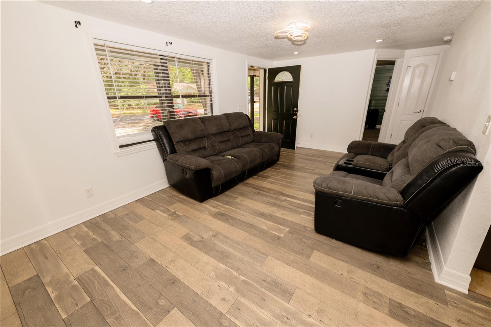 39736 MEADOWOOD LOOP — photo 4