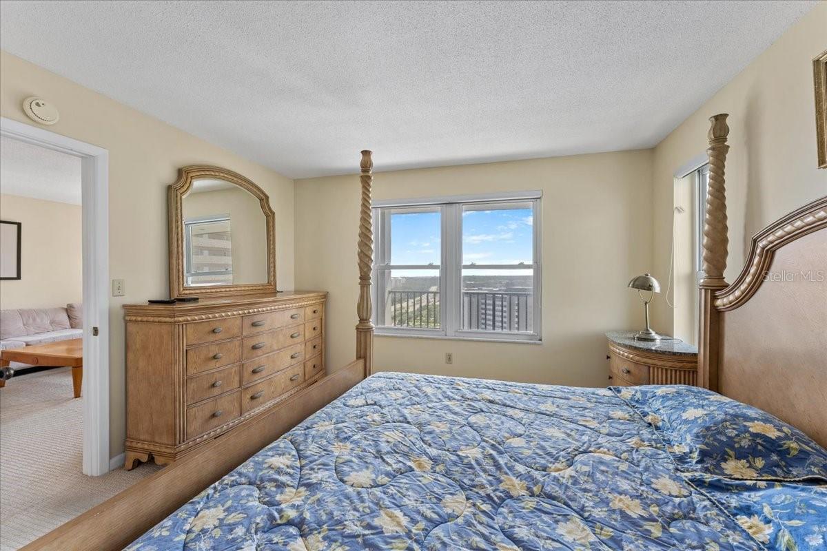 5220 BRITTANY DR S #1501 — photo 25