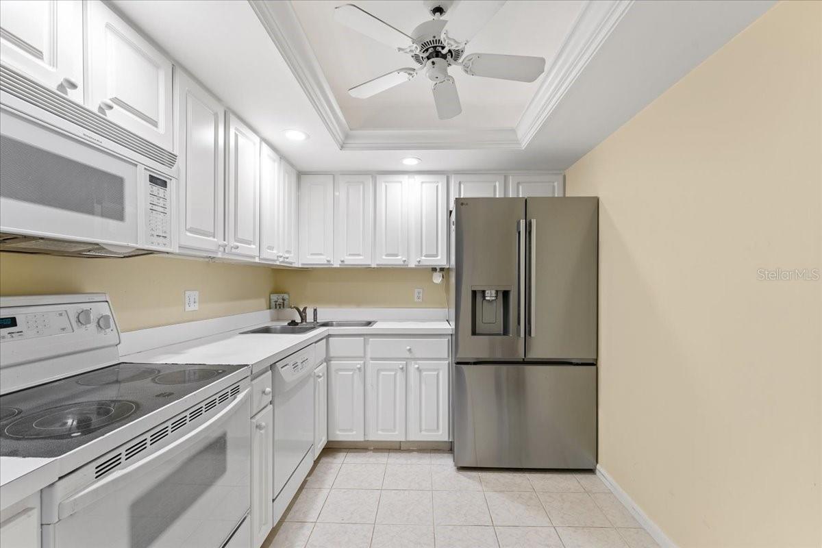 5220 BRITTANY DR S #1501 — photo 22