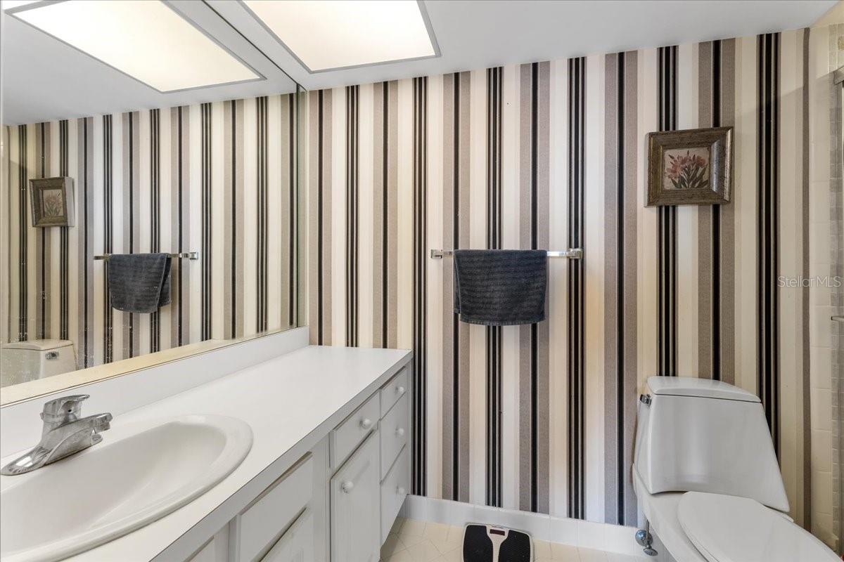 5220 BRITTANY DR S #1501 — photo 28