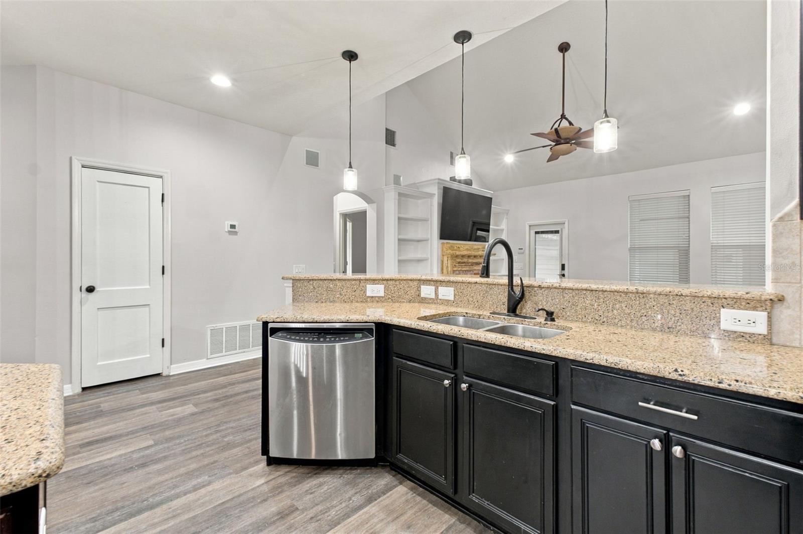 3534 DIAZ ST — photo 8
