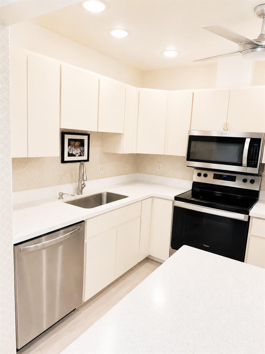 1211 CAPRI ISLES BLVD #122 — photo 5