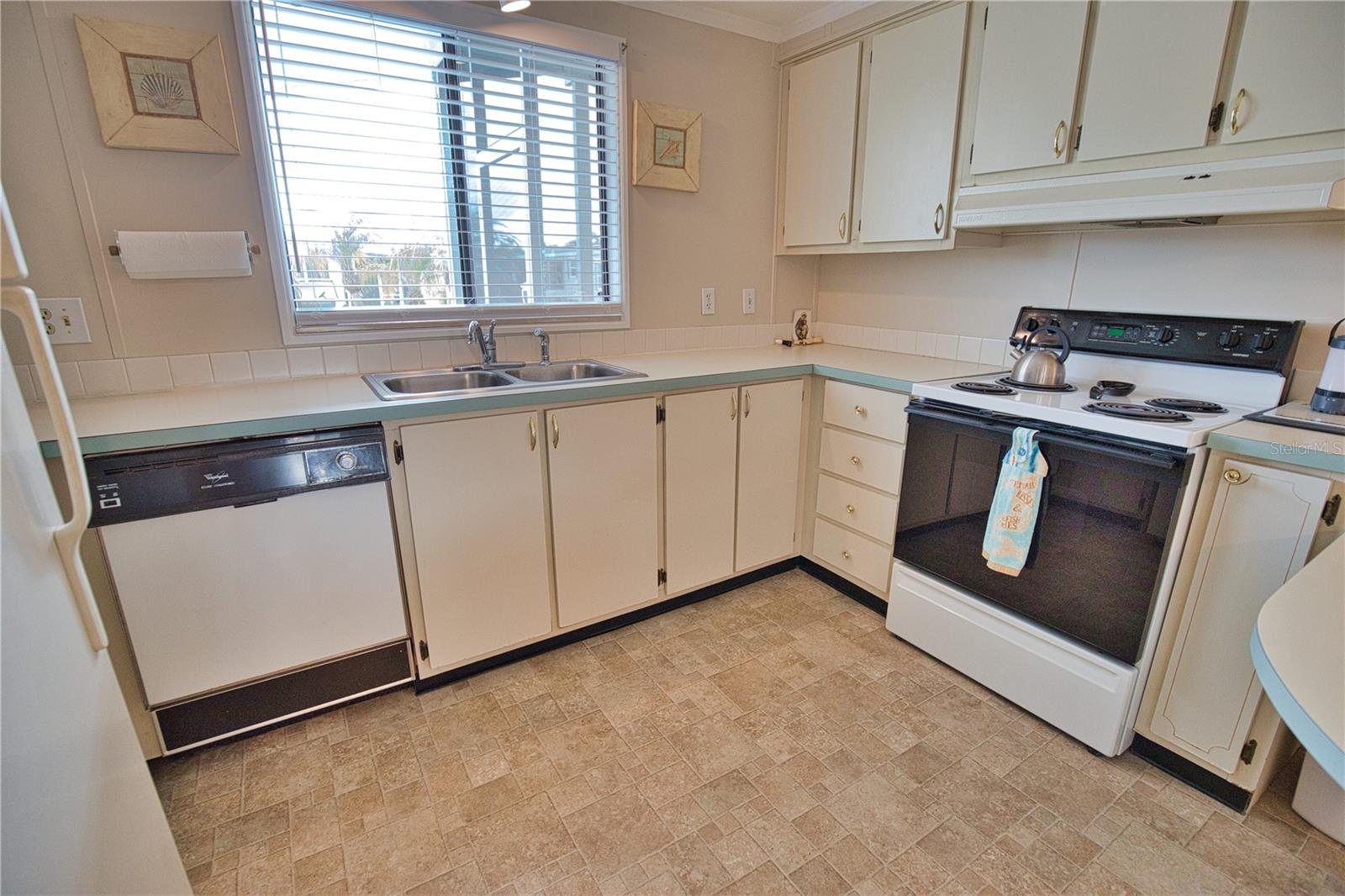 632 LA JOLLA CIR — photo 8