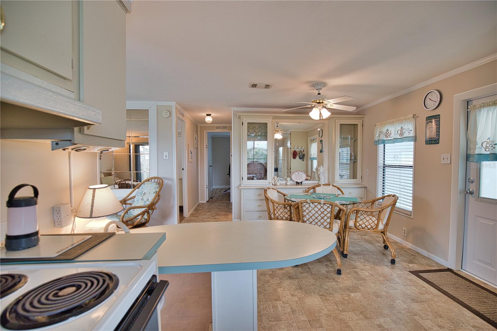 632 LA JOLLA CIR — photo 9