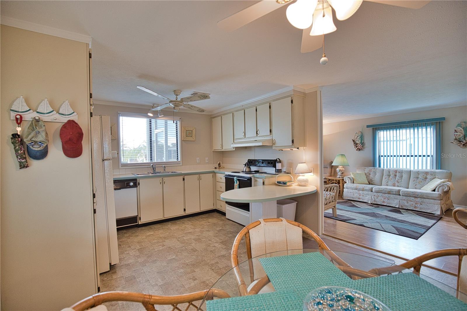632 LA JOLLA CIR — photo 6