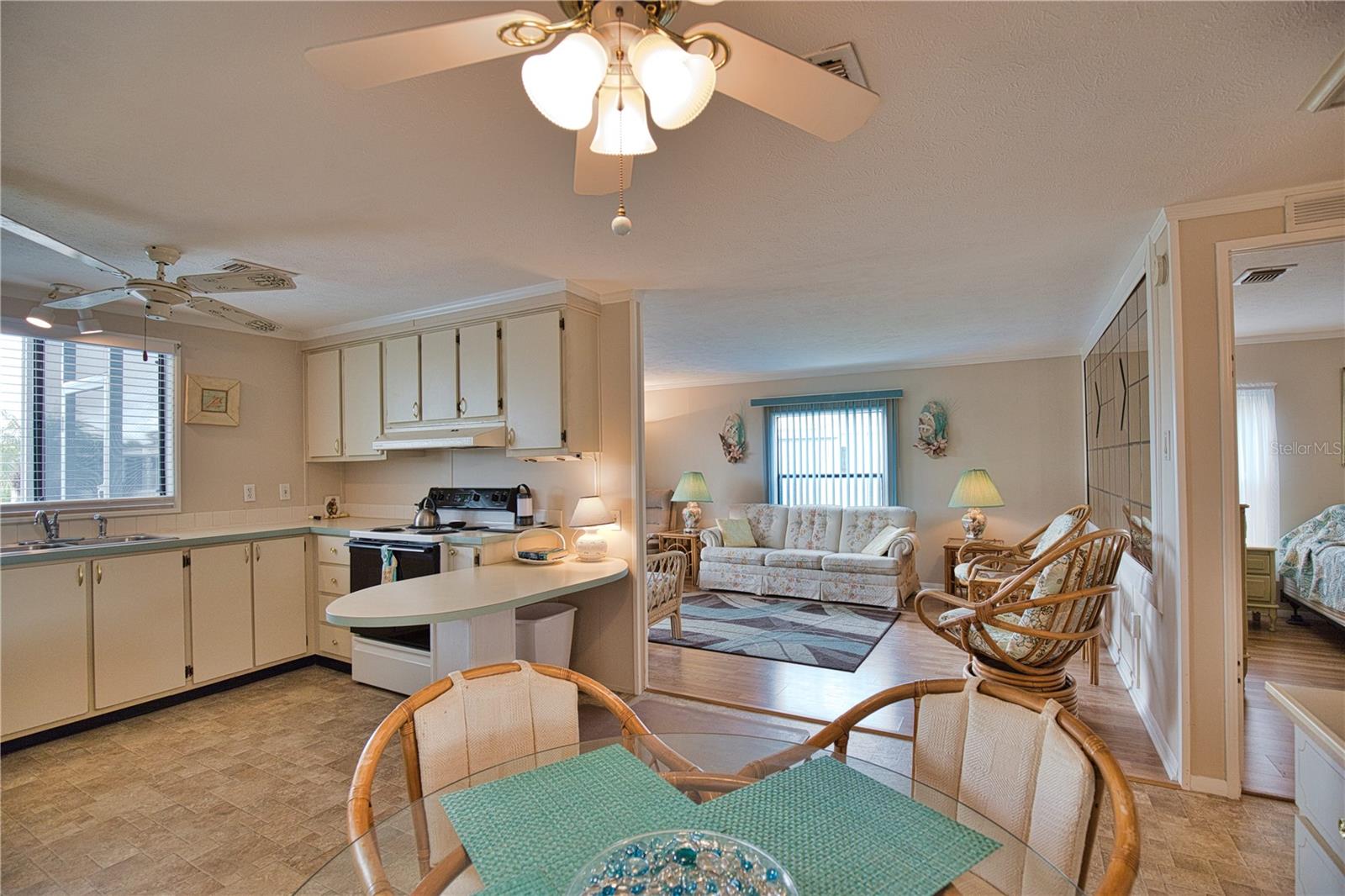 632 LA JOLLA CIR — photo 11