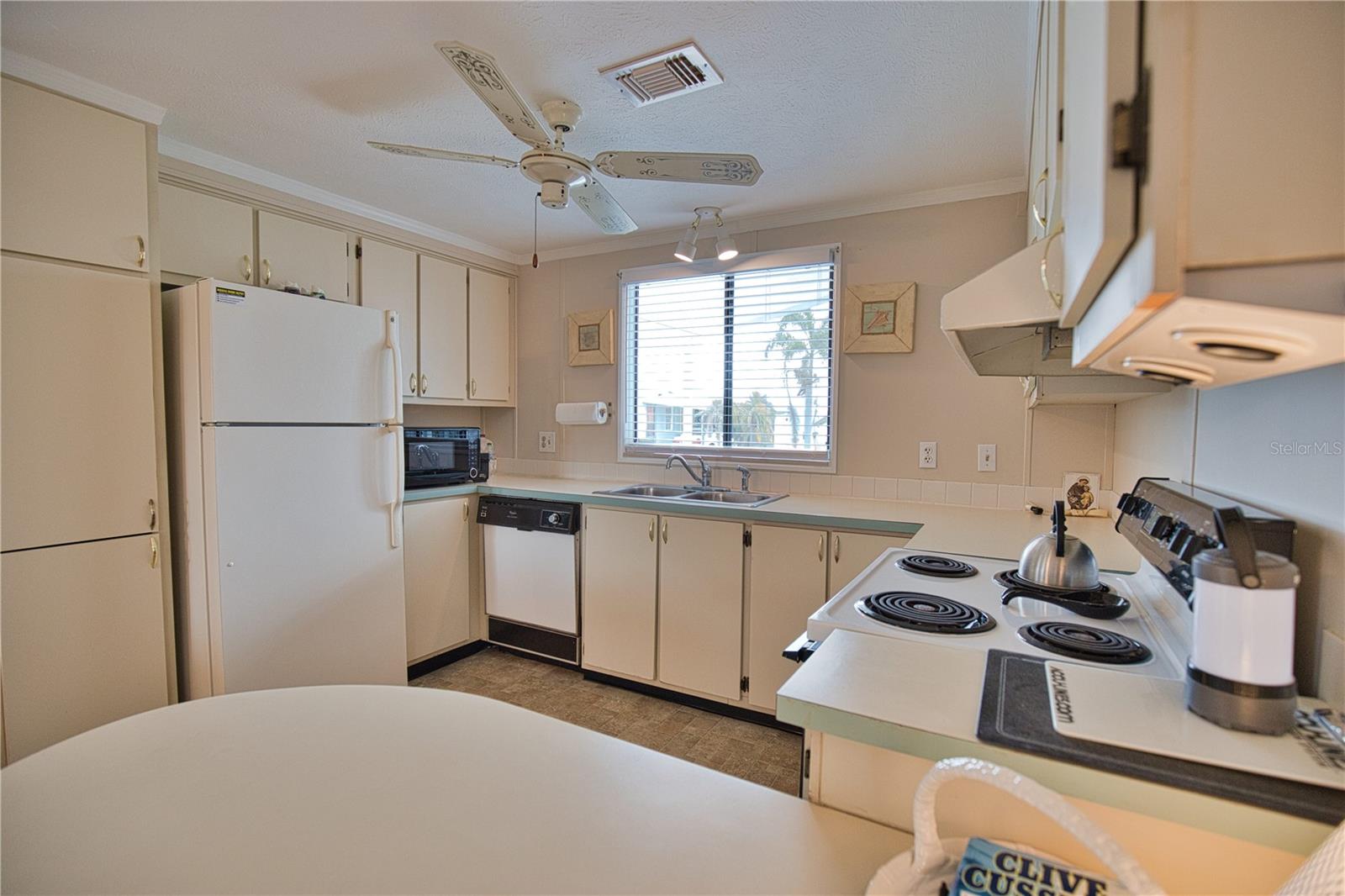 632 LA JOLLA CIR — photo 7
