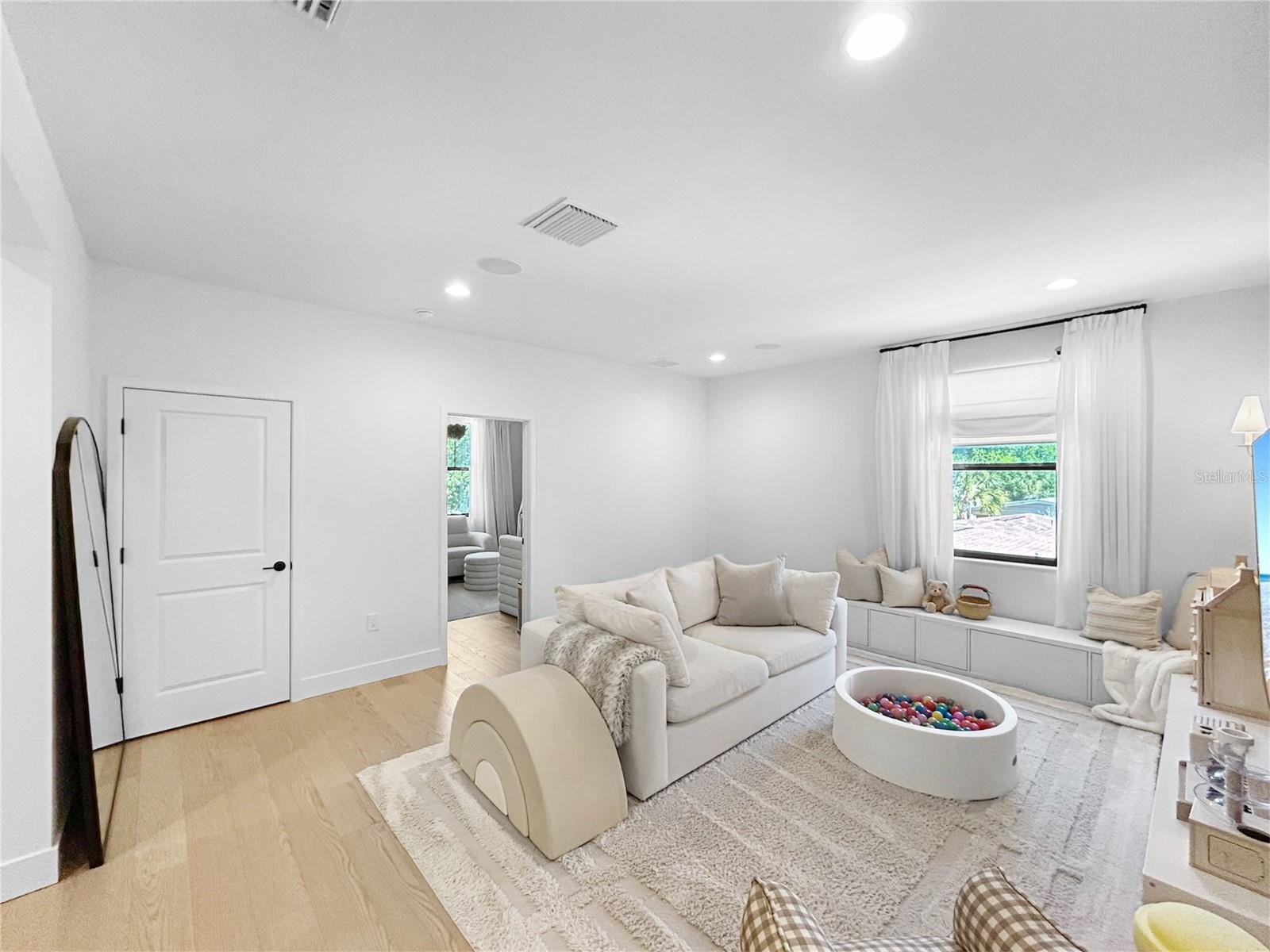 12207 MARJORY AVE — photo 43