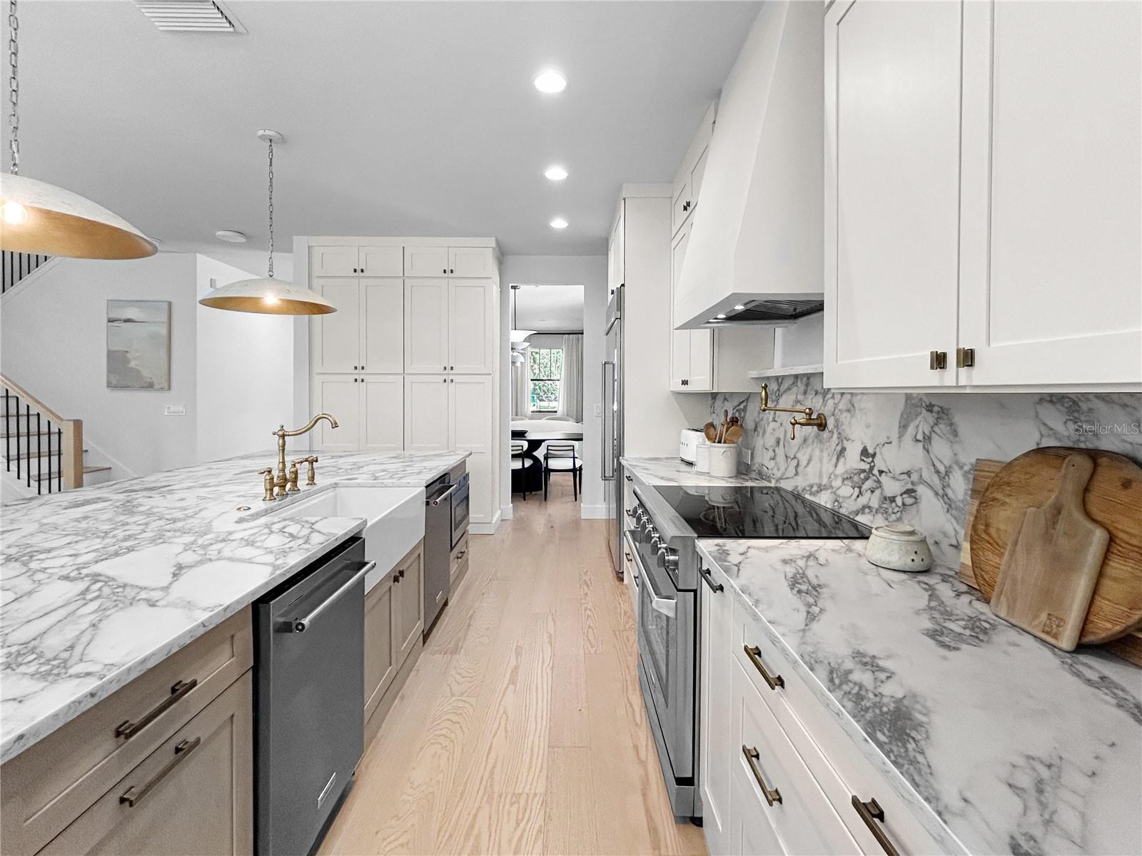 12207 MARJORY AVE — photo 11