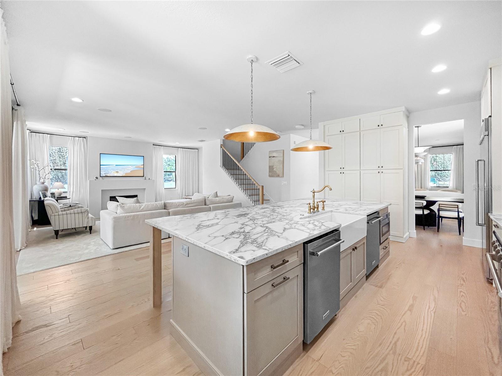 12207 MARJORY AVE — photo 12