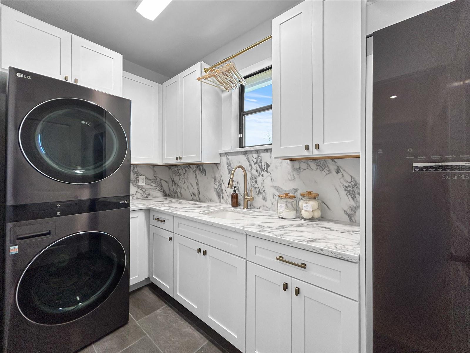 12207 MARJORY AVE — photo 38