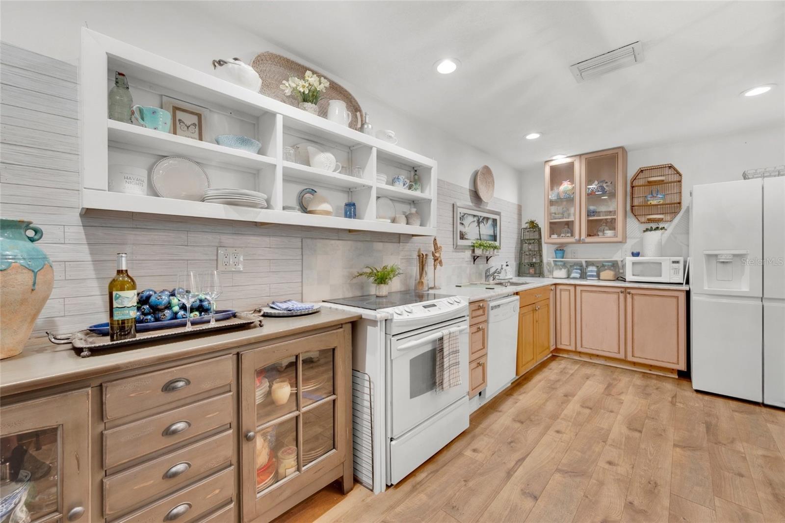 1608 WHITEBRIDGE DR #B — photo 12