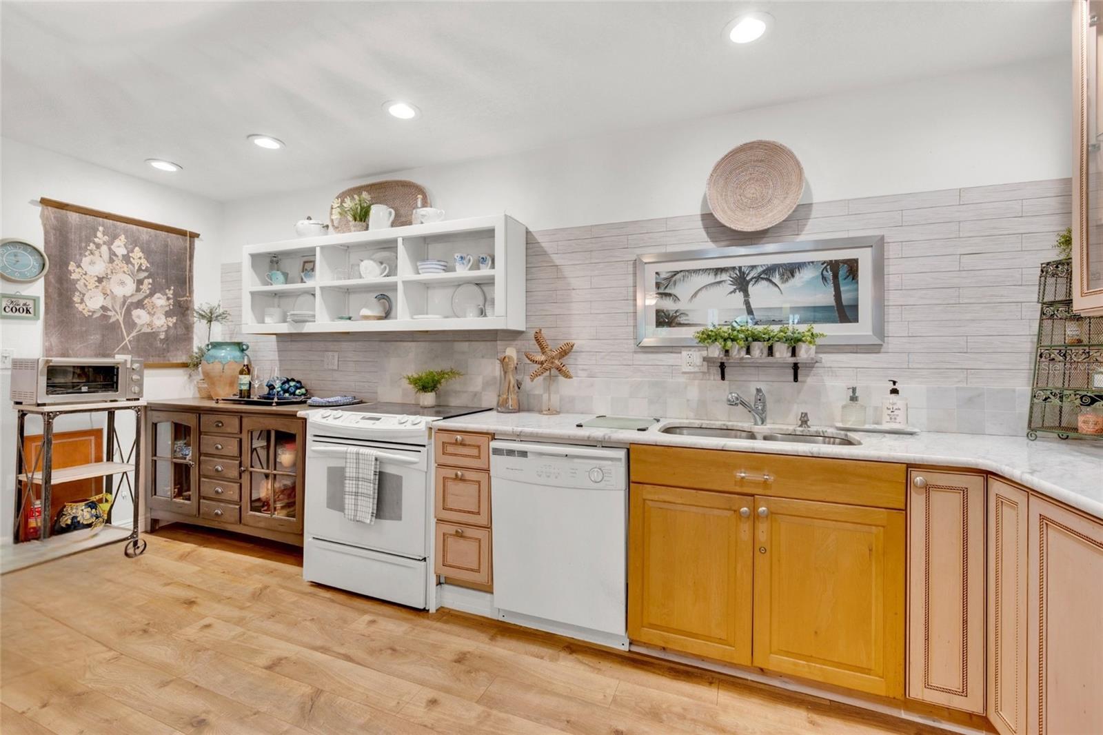 1608 WHITEBRIDGE DR #B — photo 13