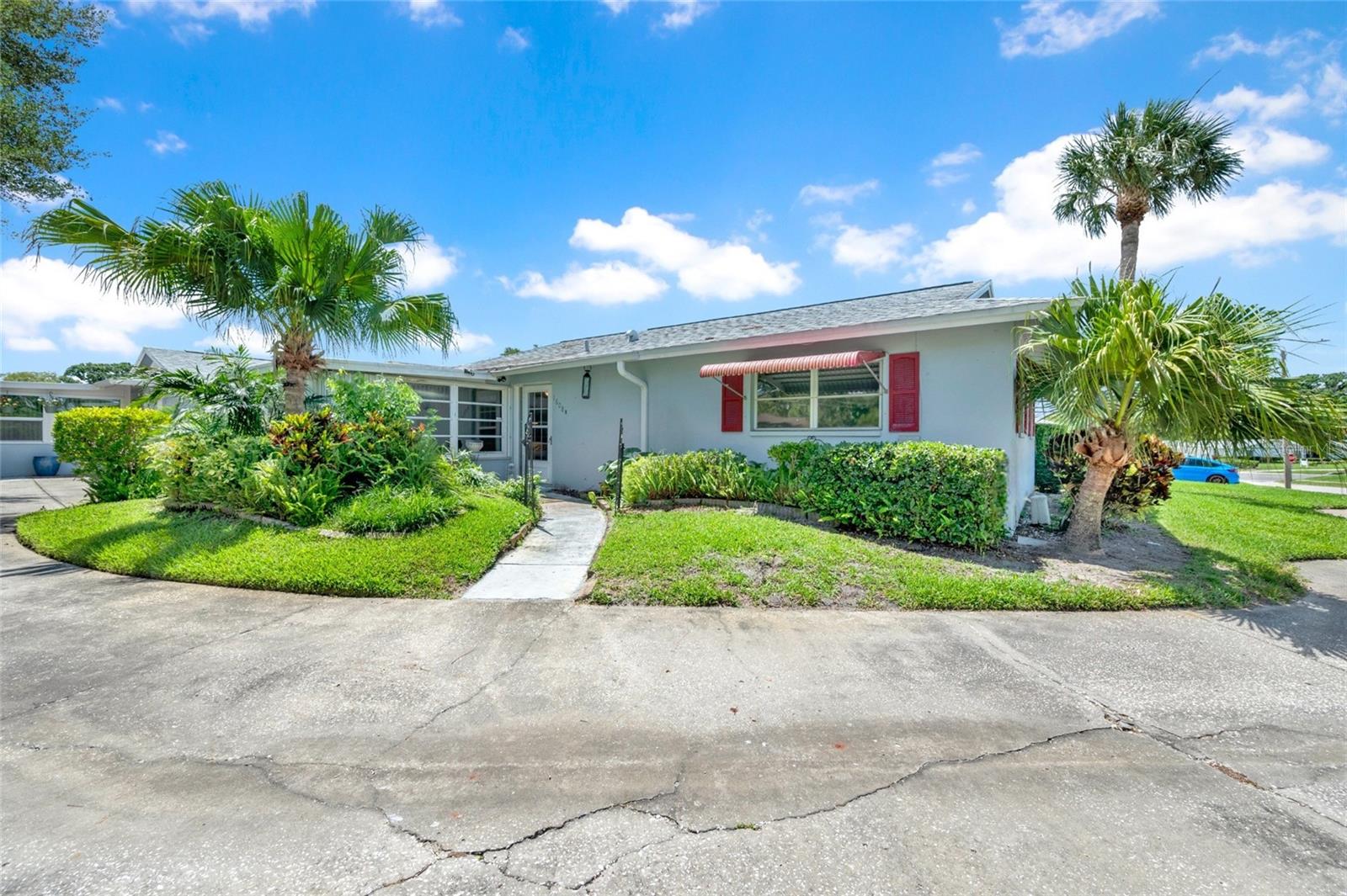 1608 WHITEBRIDGE DR #B — photo 3