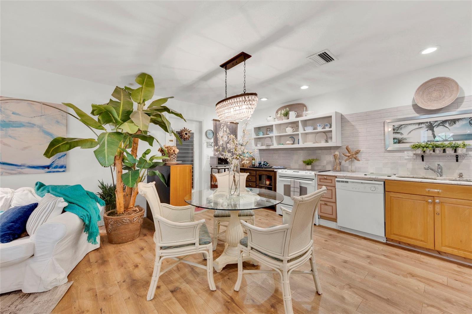 1608 WHITEBRIDGE DR #B — photo 11
