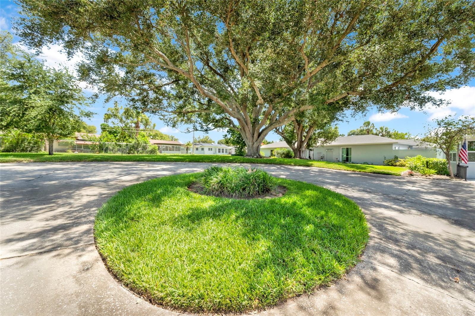 1608 WHITEBRIDGE DR #B — photo 4