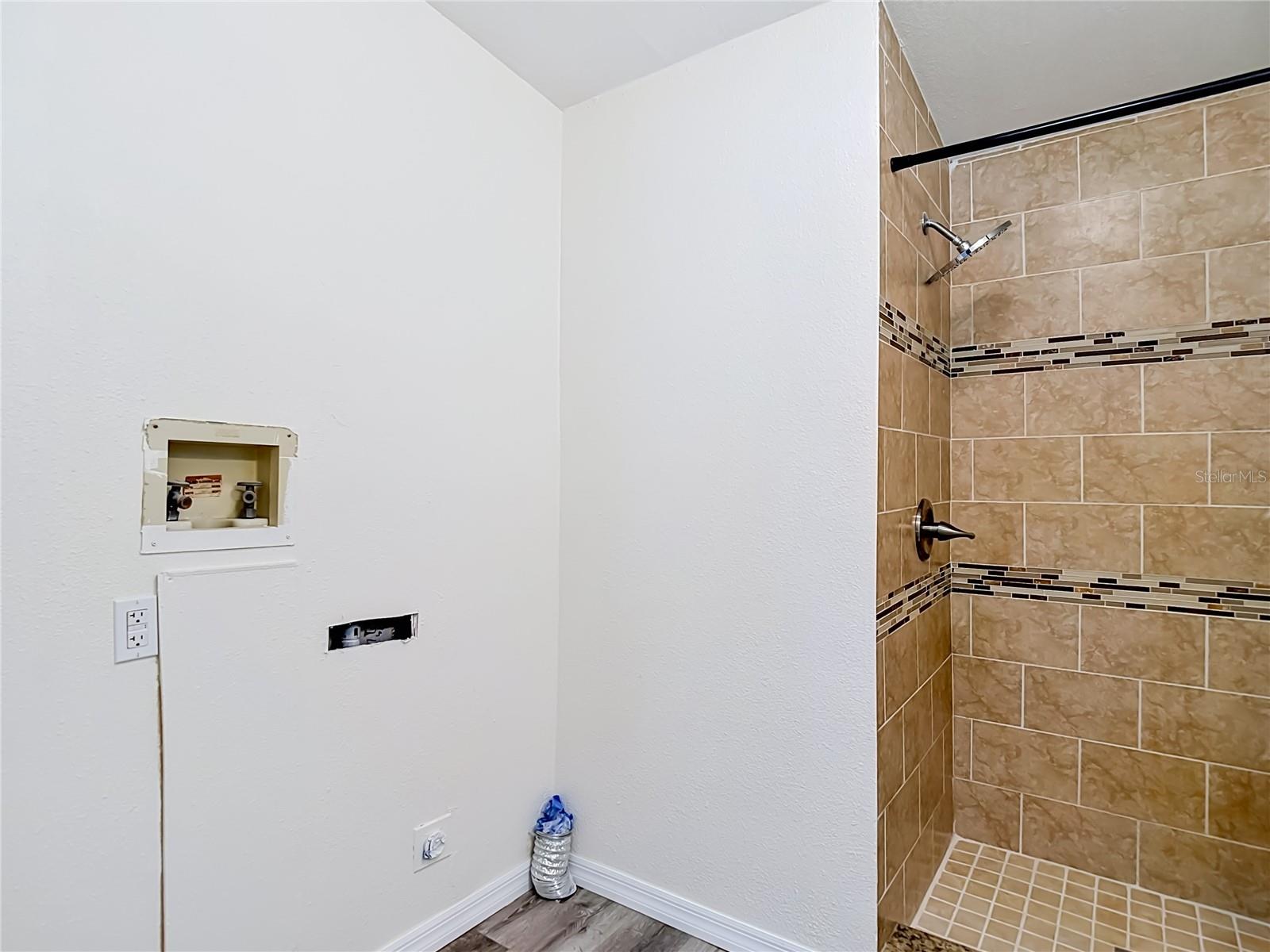 12331 PARKWOOD ST — photo 27