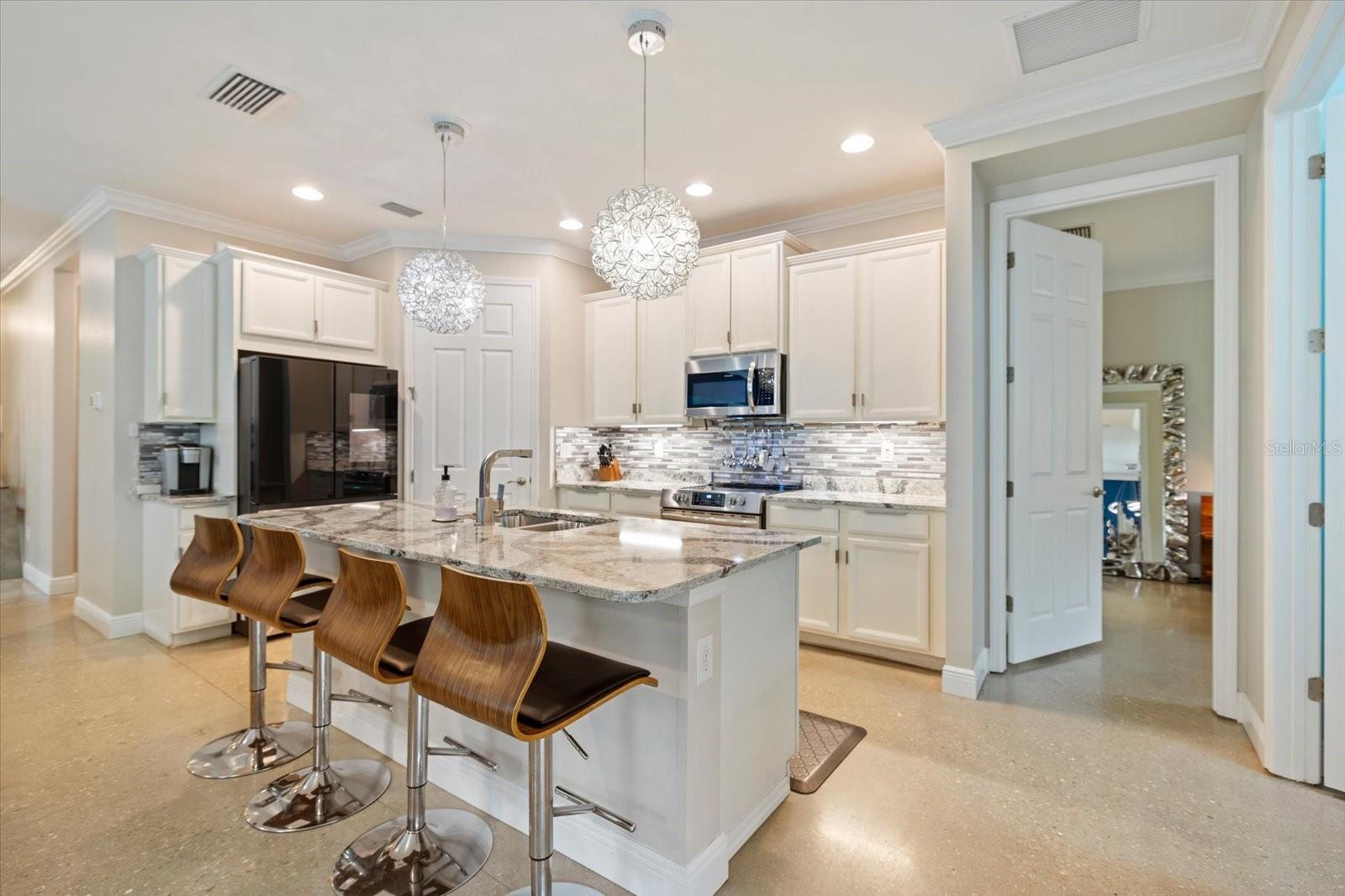 191 MARAVIYA BLVD — photo 9