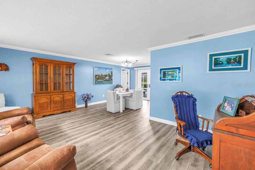 731 OBERLIN DR — photo 8