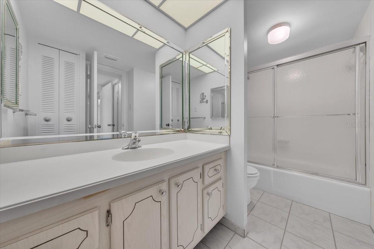 660 ISLAND WAY #301 — photo 21
