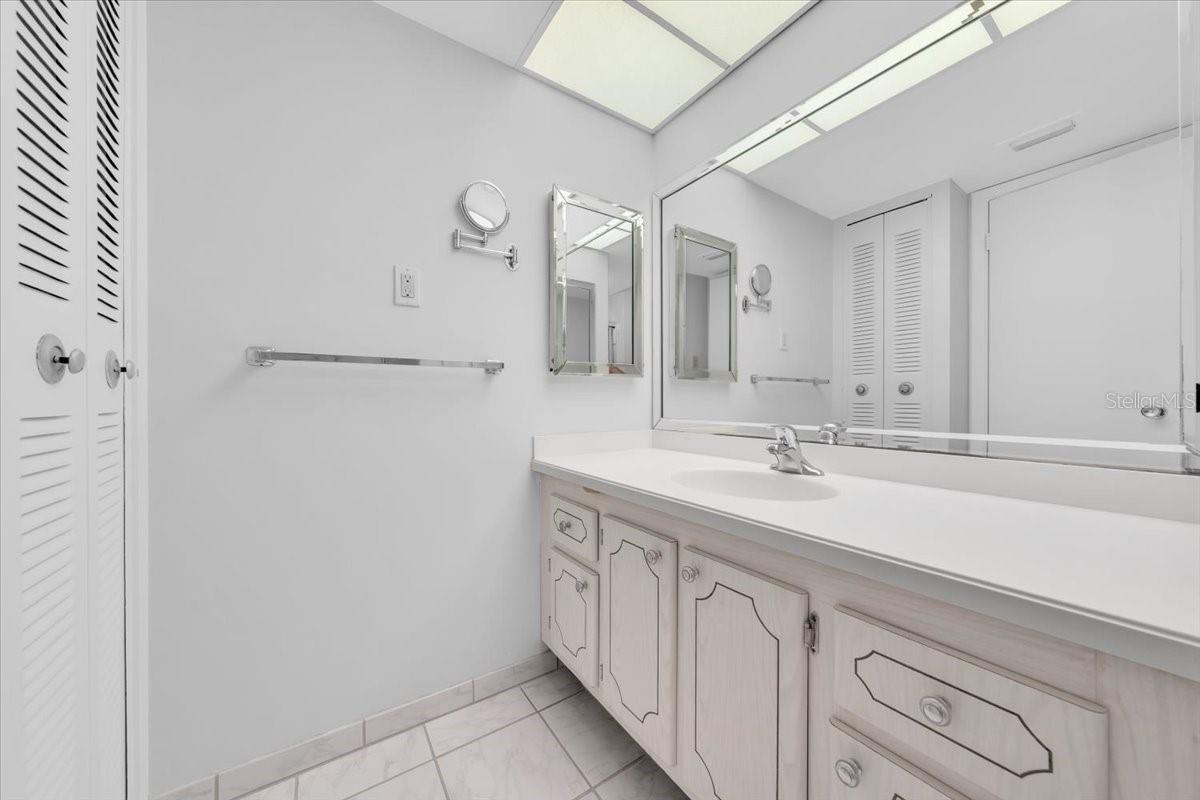 660 ISLAND WAY #301 — photo 20