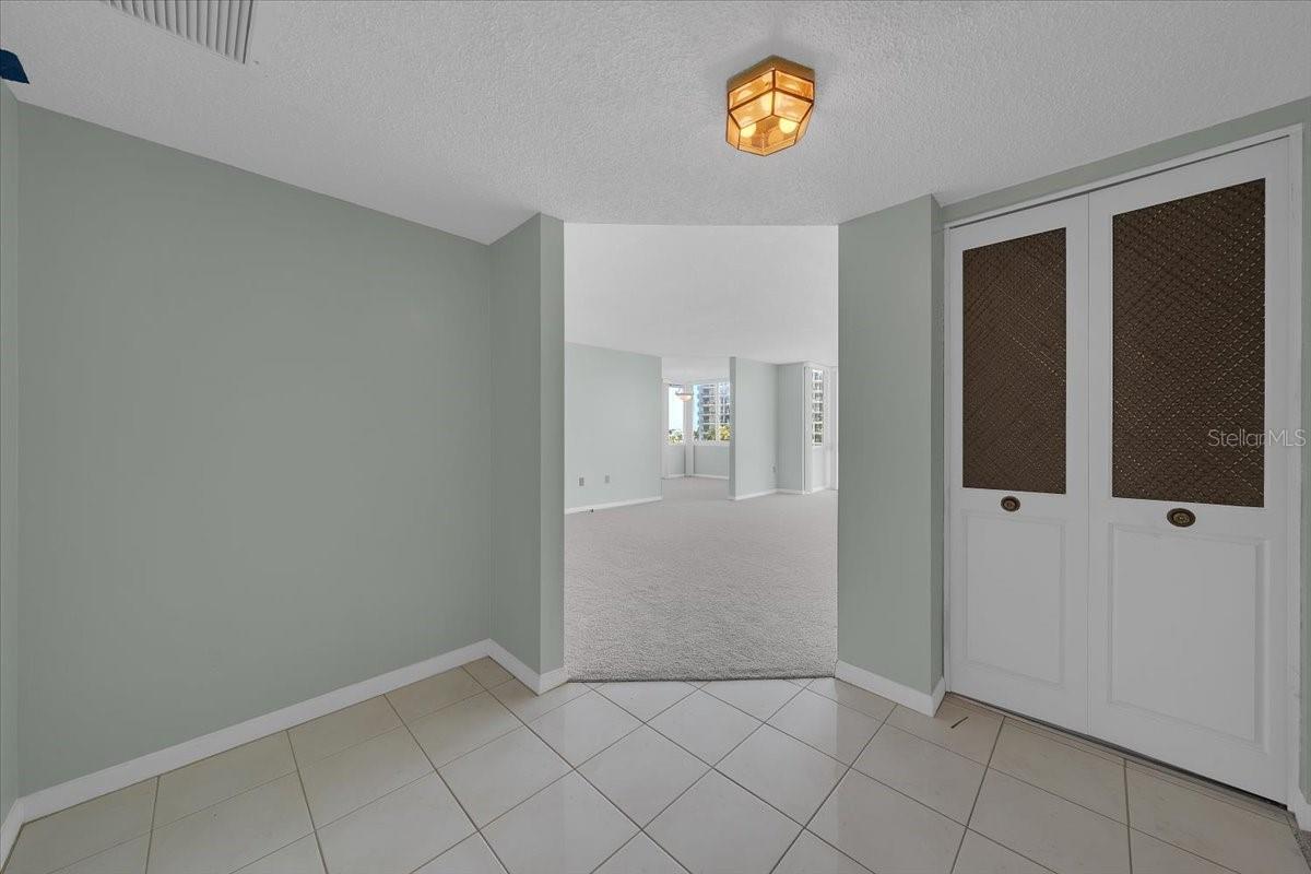 660 ISLAND WAY #301 — photo 11