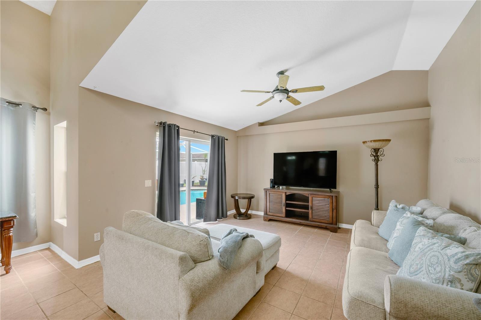 18140 PALM BREEZE DR — photo 23