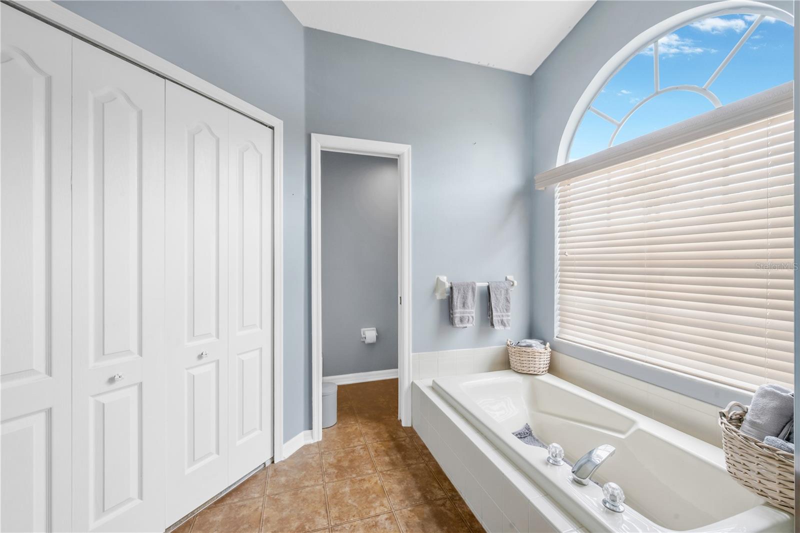 18140 PALM BREEZE DR — photo 18