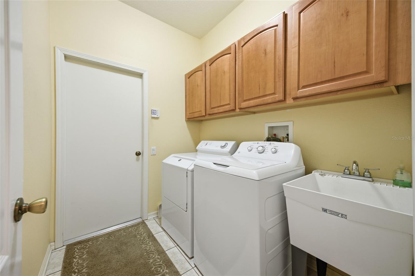 5600 SIR BARTON CT — photo 35