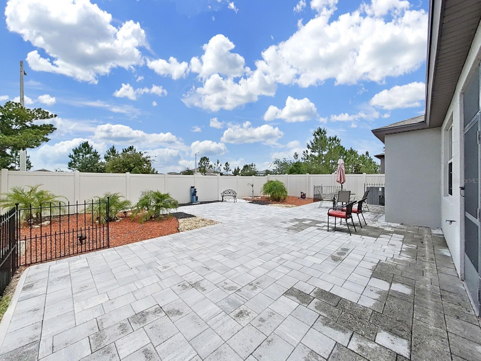 11121 GREEN HARVEST DR — photo 37