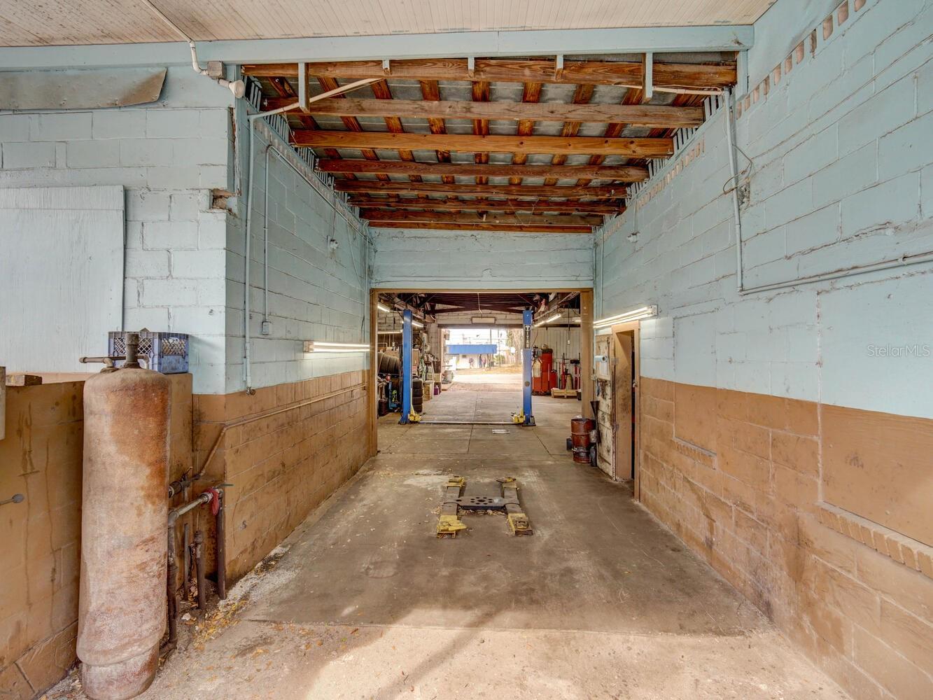 6118 GRAND BLVD — photo 33