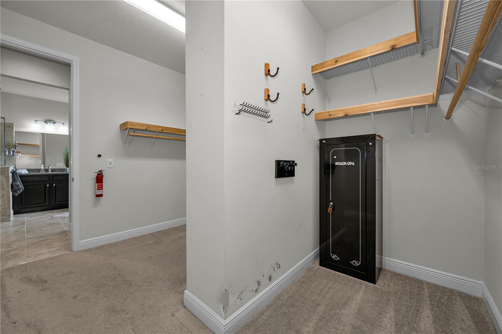 18233 ROSEATE DR — photo 32