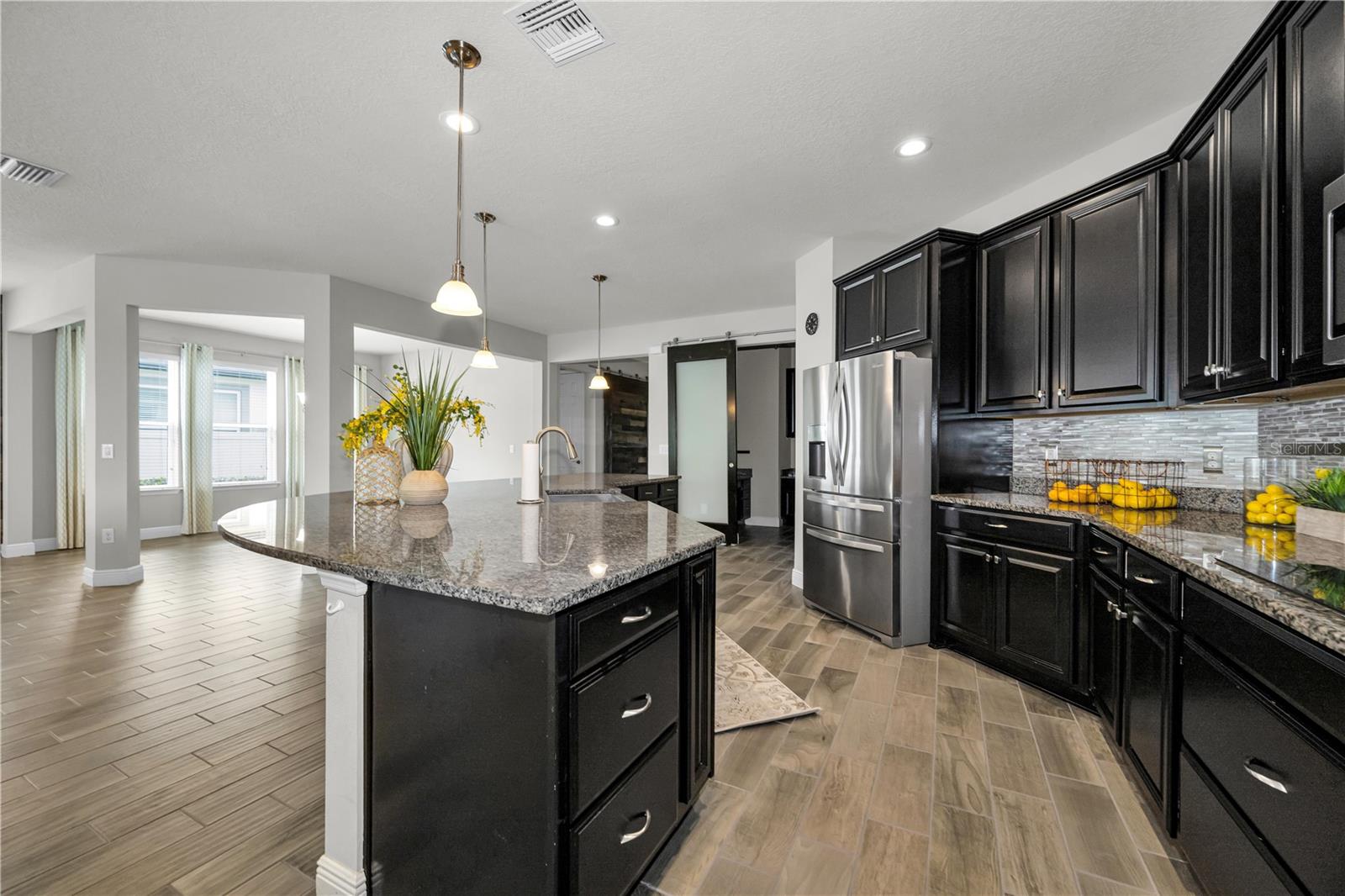 18233 ROSEATE DR — photo 16