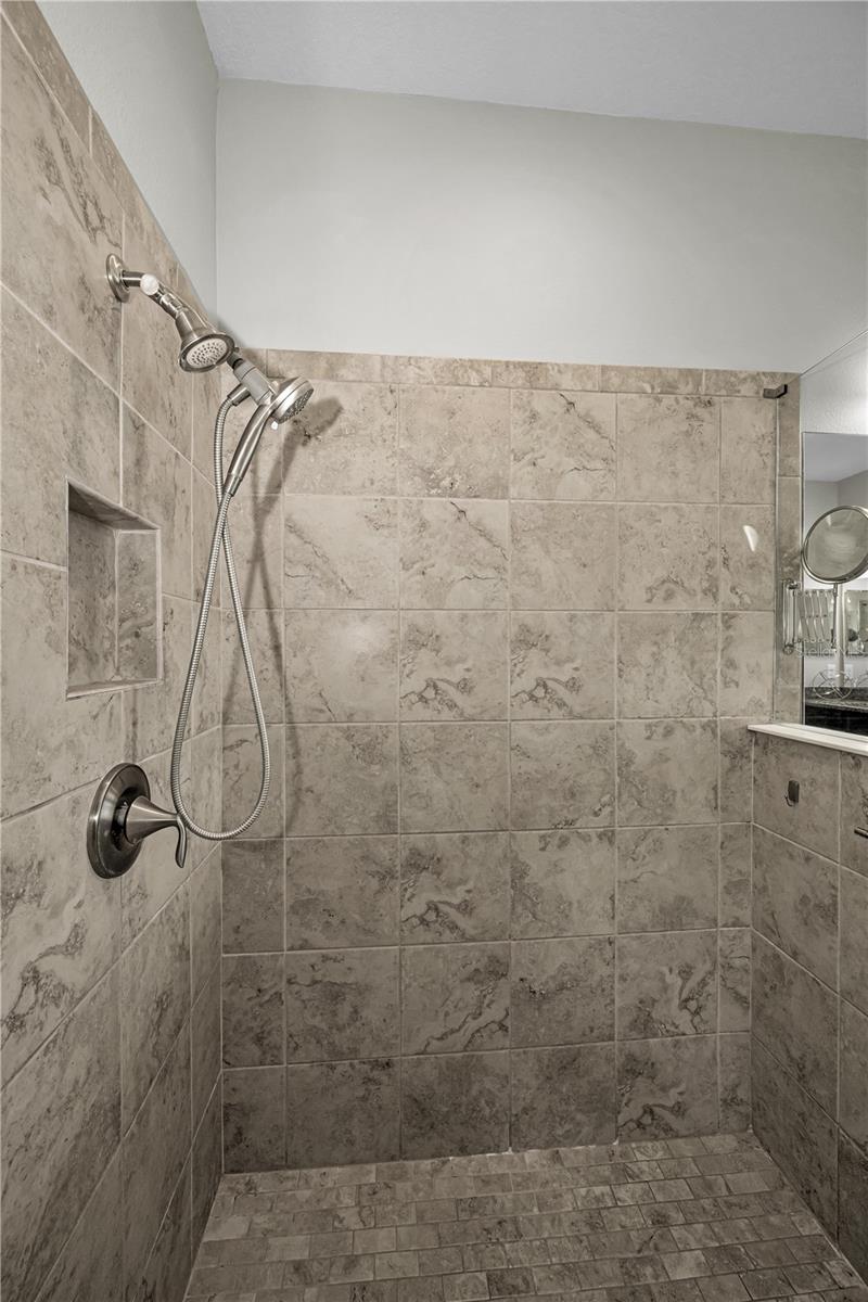18233 ROSEATE DR — photo 30