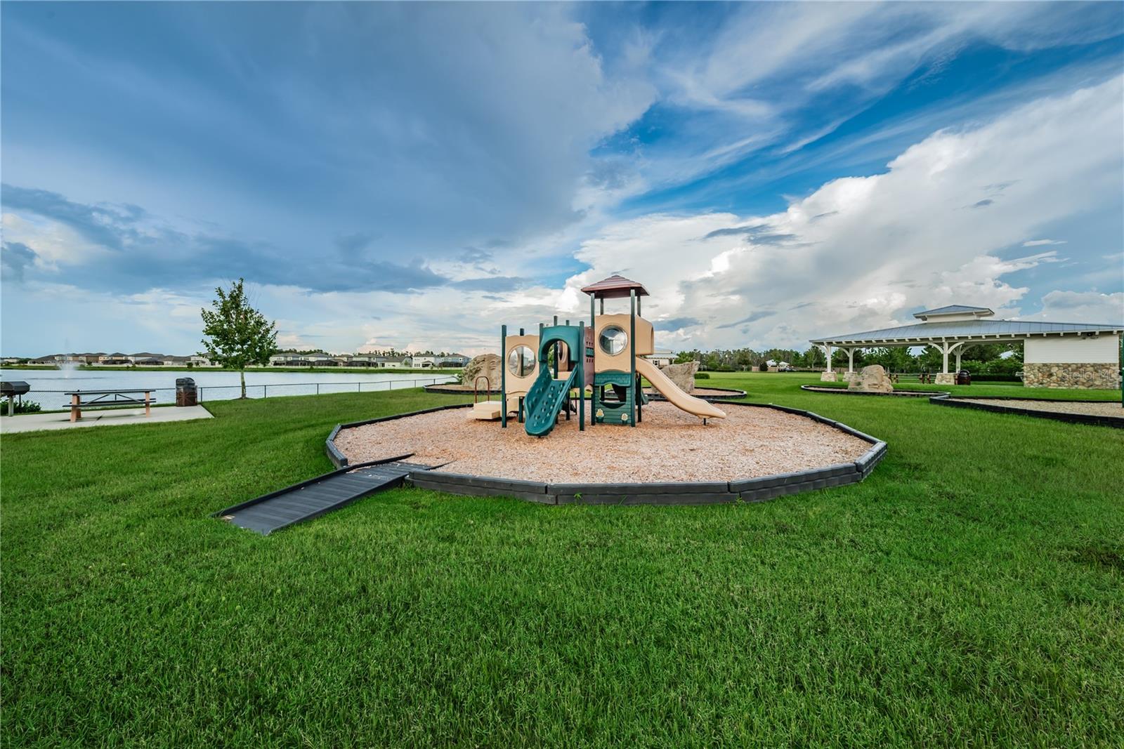 18233 ROSEATE DR — photo 65