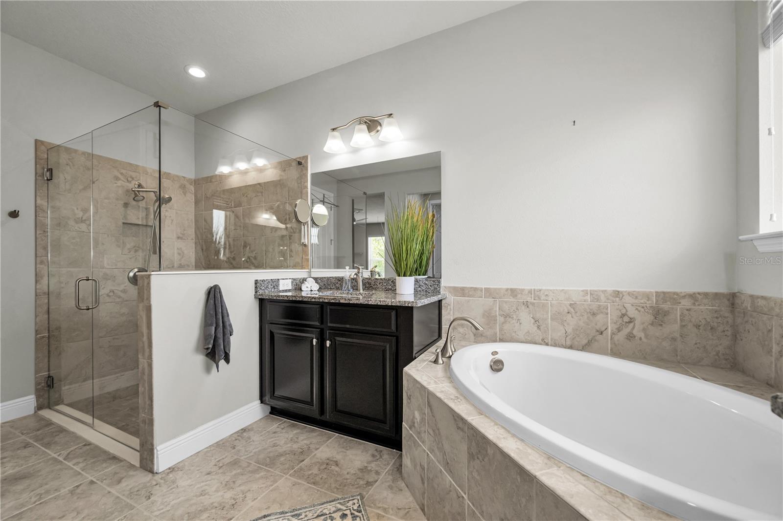 18233 ROSEATE DR — photo 29