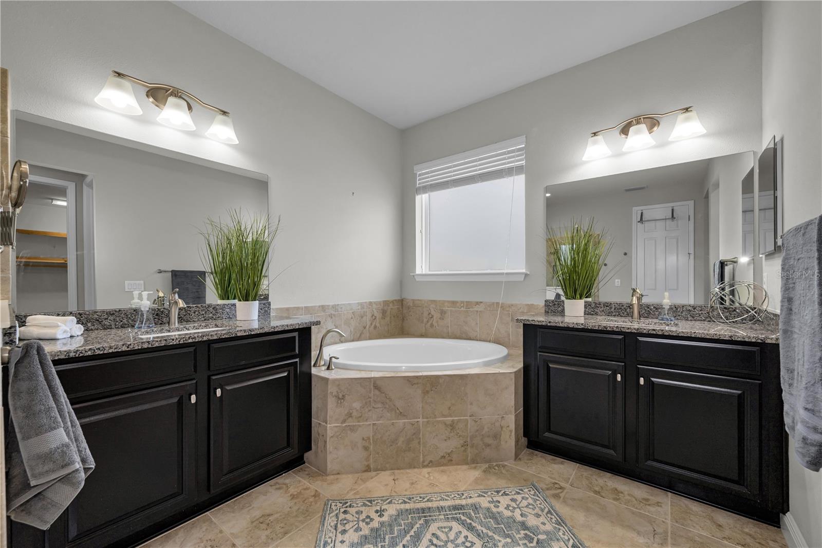 18233 ROSEATE DR — photo 28