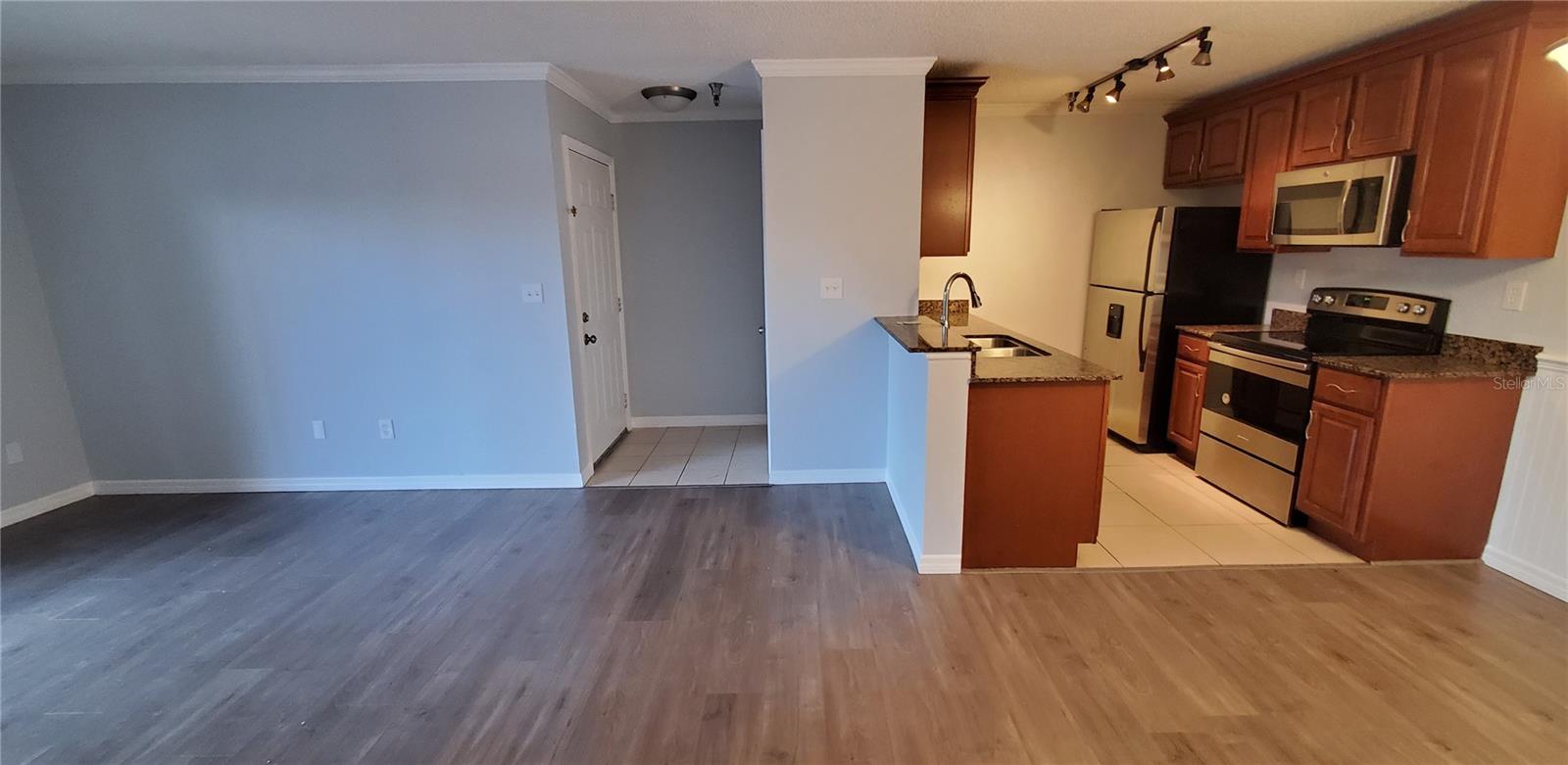 10263 GANDY BLVD N #403 — photo 8