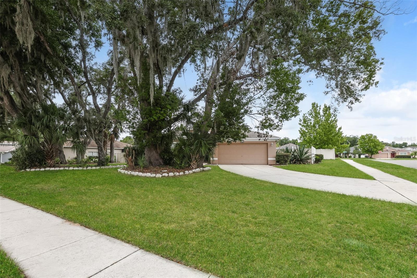 814 COADE STONE DR — photo 2