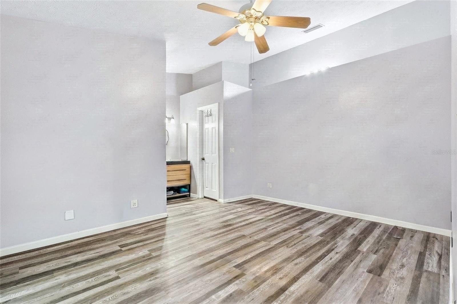 1405 E FRANCES AVE — photo 6