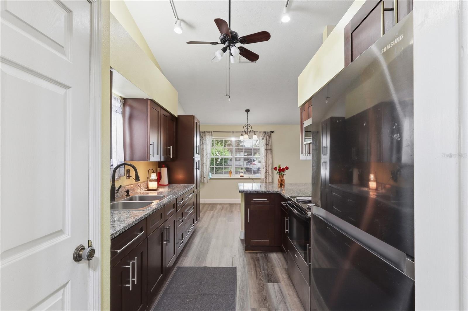 1405 E FRANCES AVE — photo 18