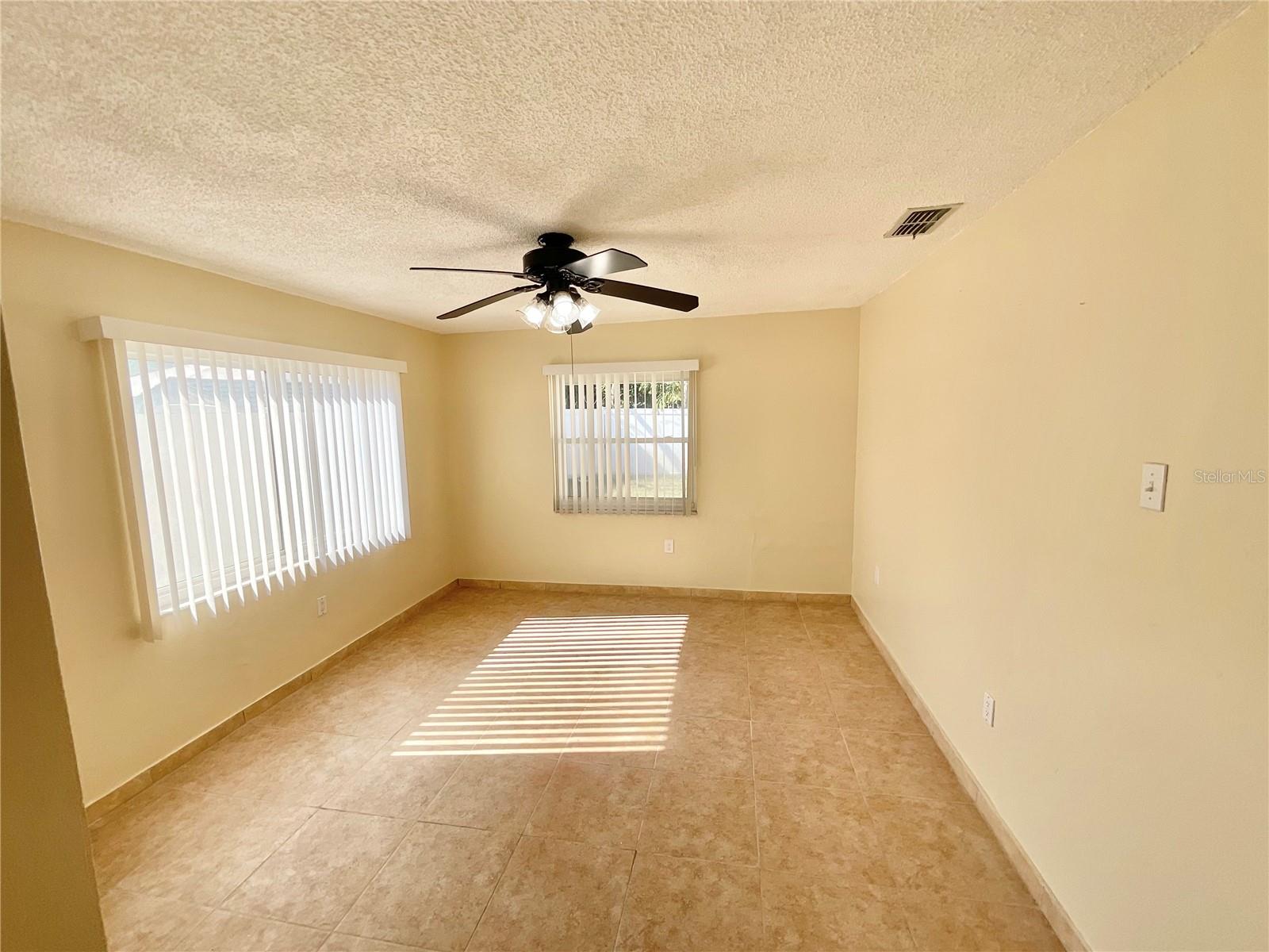 3127 CORONA DR — photo 9