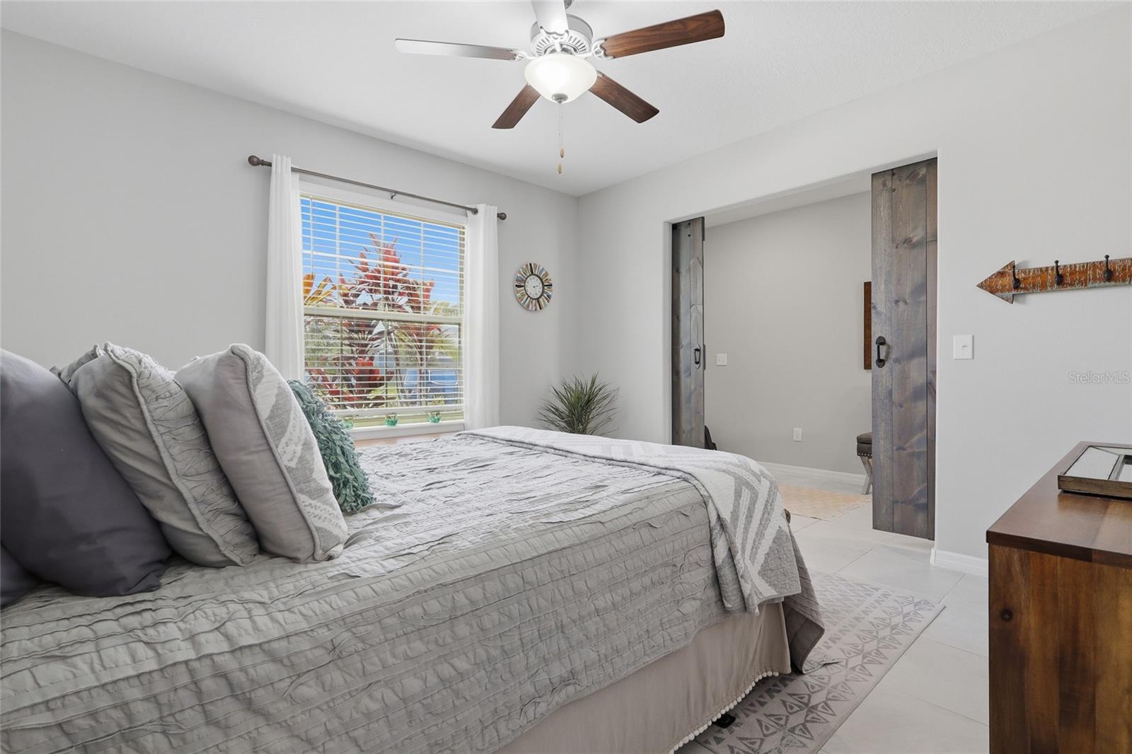 5052 WHITE CHICORY DR — photo 8