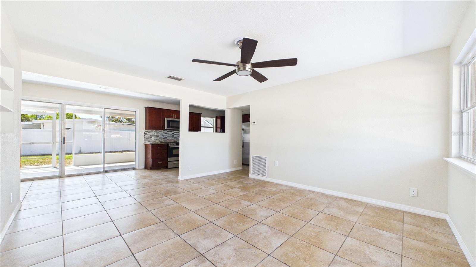 4418 W FAIRVIEW HTS — photo 4